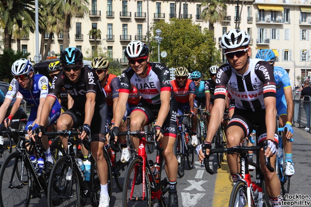 st8 rollout - think the riders laughing at the odd places they find me hiding!!